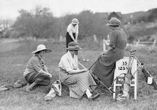 Vintage Lady Golfers